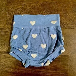 Kyte Baby bummies in silver hearts (newborn)
